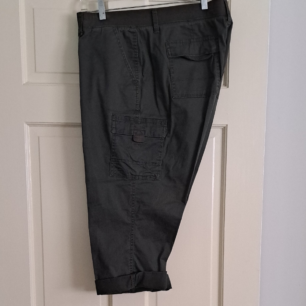 Sonoma Olive Cropped Pants